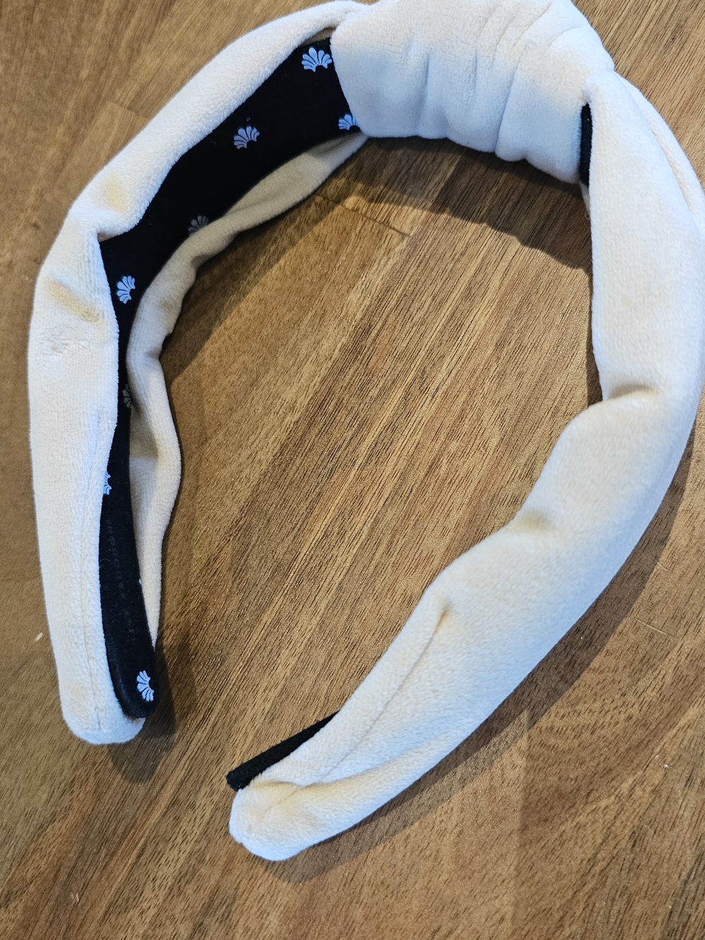 Lele Sadoughi Cream Padded Headband with Black Floral Lining